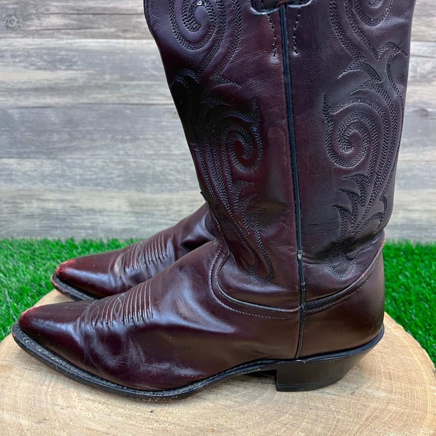 Tony Lama Women - Size 8B - Maroon Cowboy Boots Style VE1985