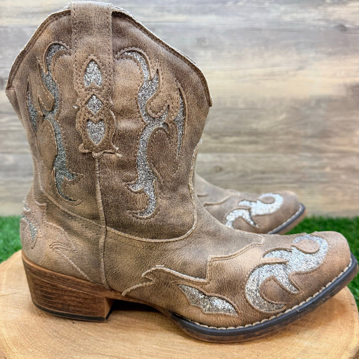 Pierre Dumas Women - Size 9 - Brown Silver Inlay Faux Ankle Boots