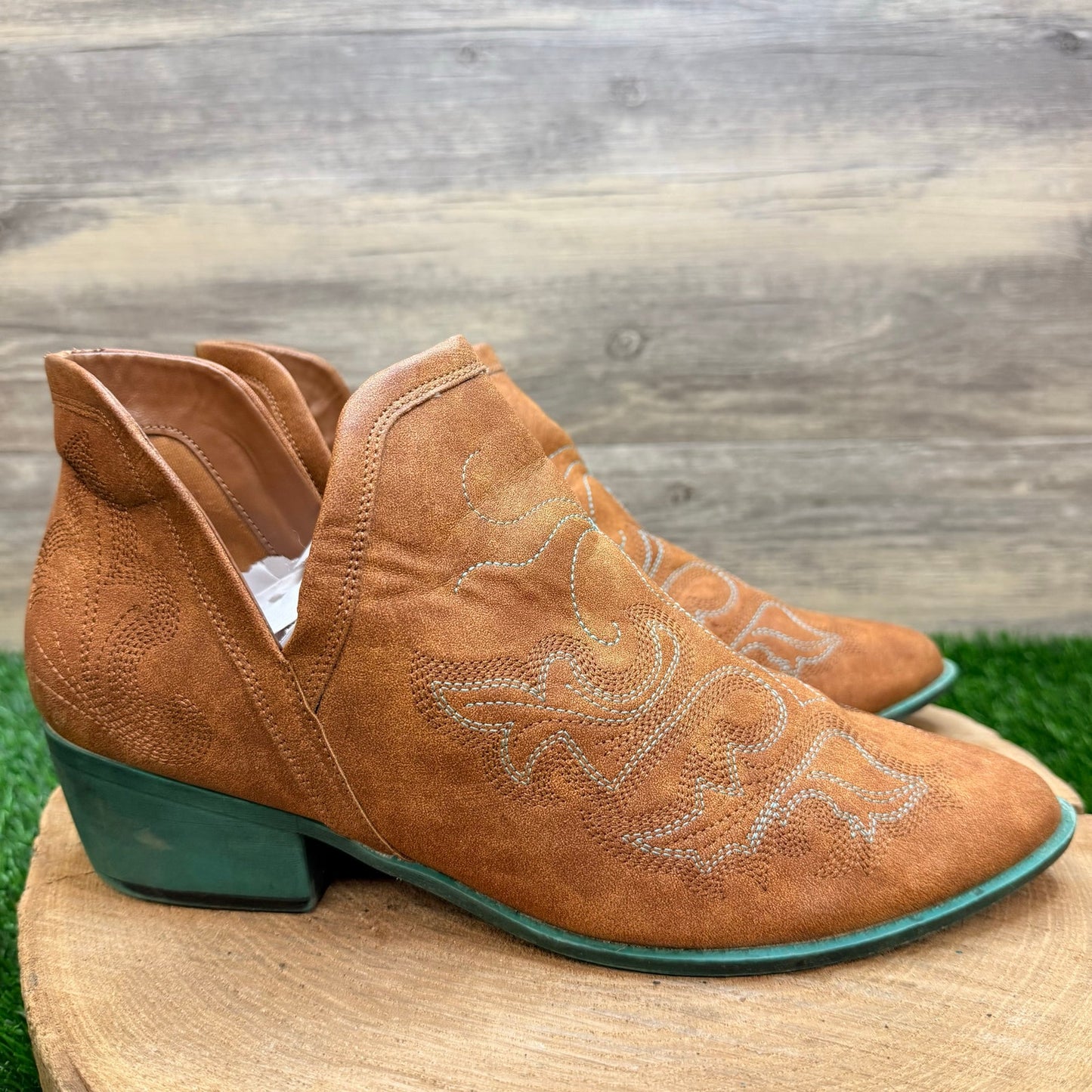 Jolimall Women - Size 11 - Tan / Green Faux Ankle Boots
