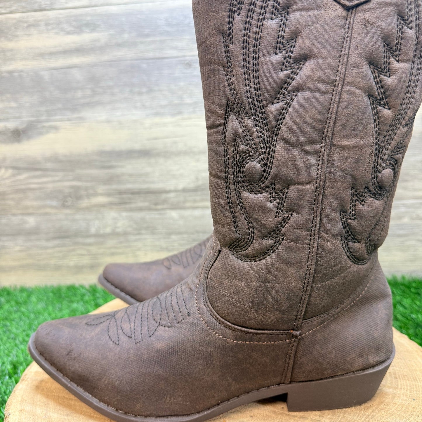 Unknown Women - Size 9 - Brown Faux Soft Leather Cowboy Boots 2222K
