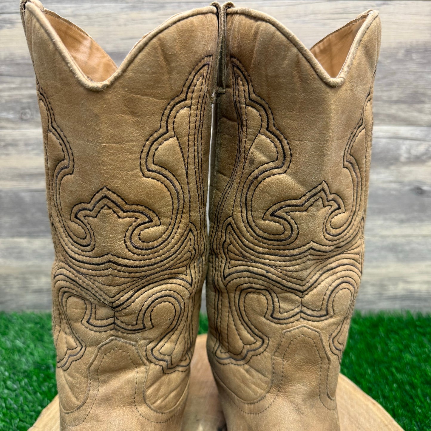 Coconuts Women - Size 8M - Tan Soft Faux Leather Cowboy Boots Legend