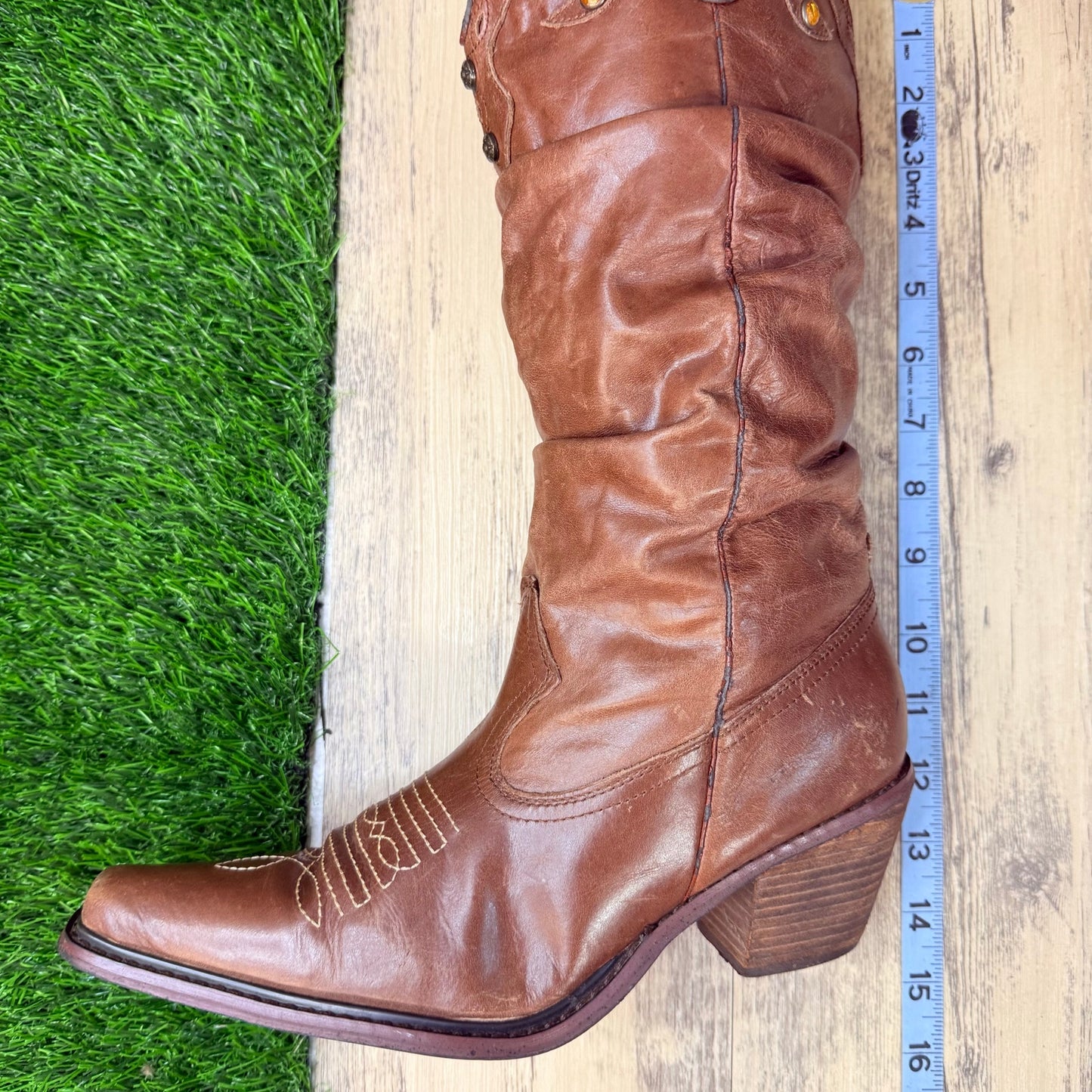 Steve Madden Women - Size 7.5M - Brown Studded Soft Leather Cowboy Boots Shyann
