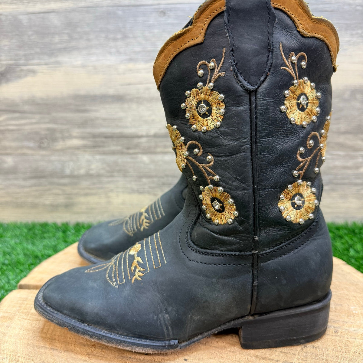 Cerrito Youth - Size 1 - Black / Tan Jeweled Flowers Cowboy Boots 2309