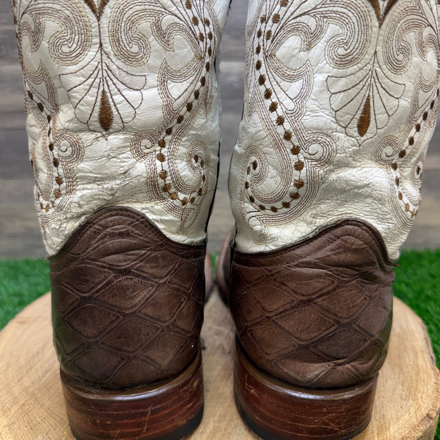 Ferrini Men - Size 11.5D - Brown/White Pirarucu Print Square Toe Cowboy Boots