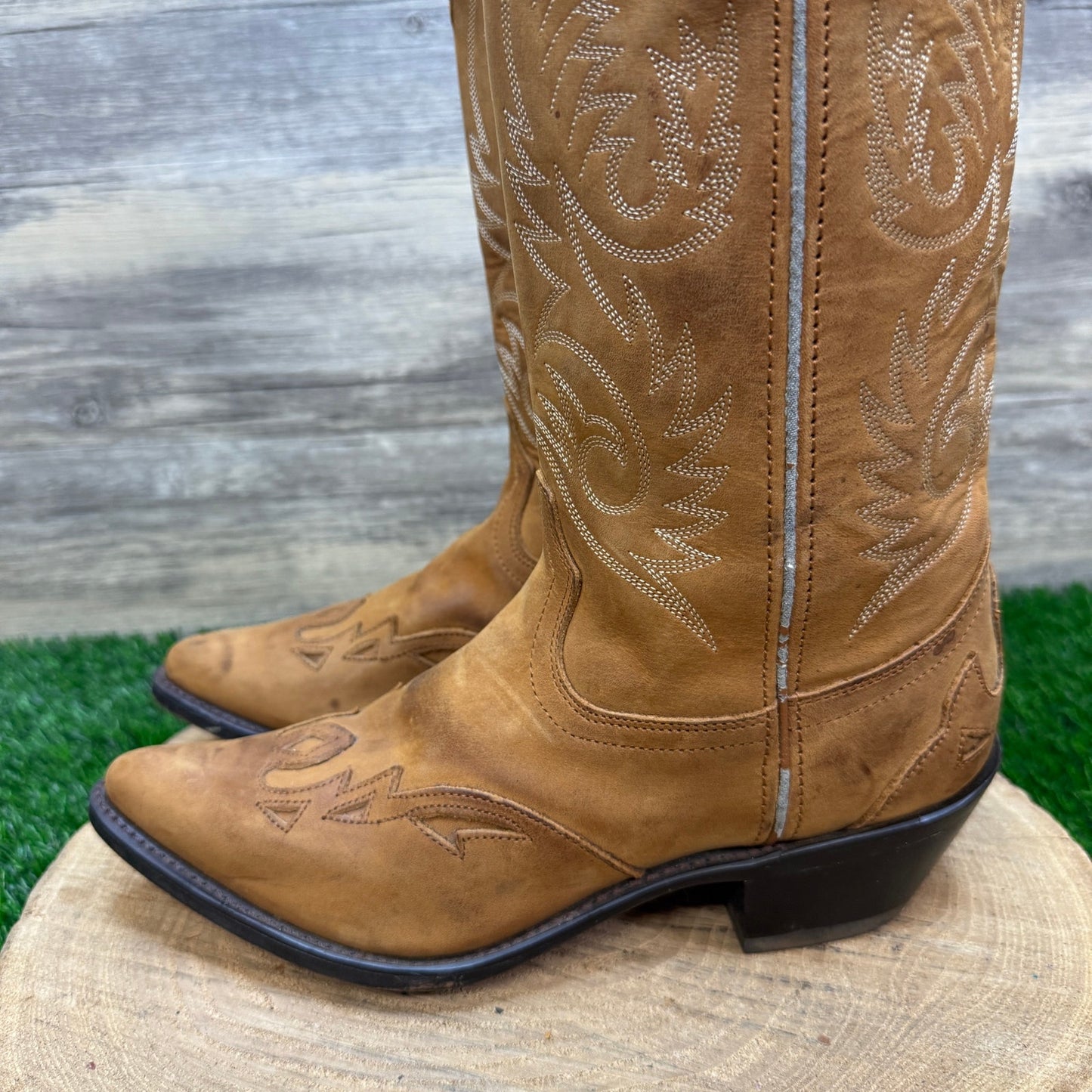 Durango Women - Size 7.5M - Tan Flame Design Western Cowboy Boots Style RD5302