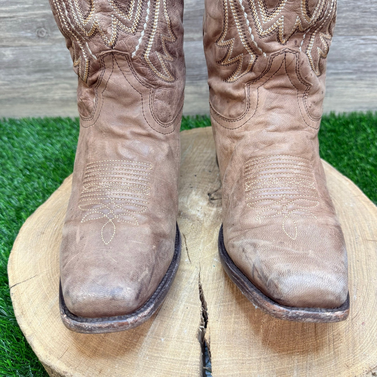 JB Dillon Women - Size 10B - Tan Feather Square Toe Cowboy Boots BRO2404