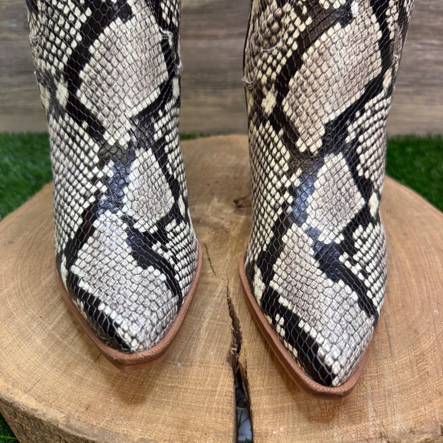 Gianni Bini Women - Size 8M - Black/White Faux Snake Tall Boots