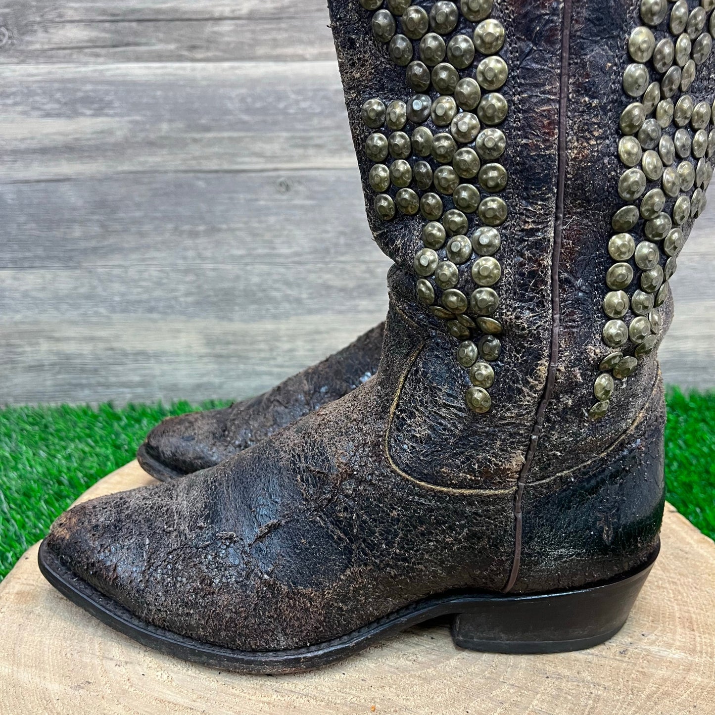 Frye Women - Size 8B - Distressed Brown Hammered Studded Cowboy Boots 77587