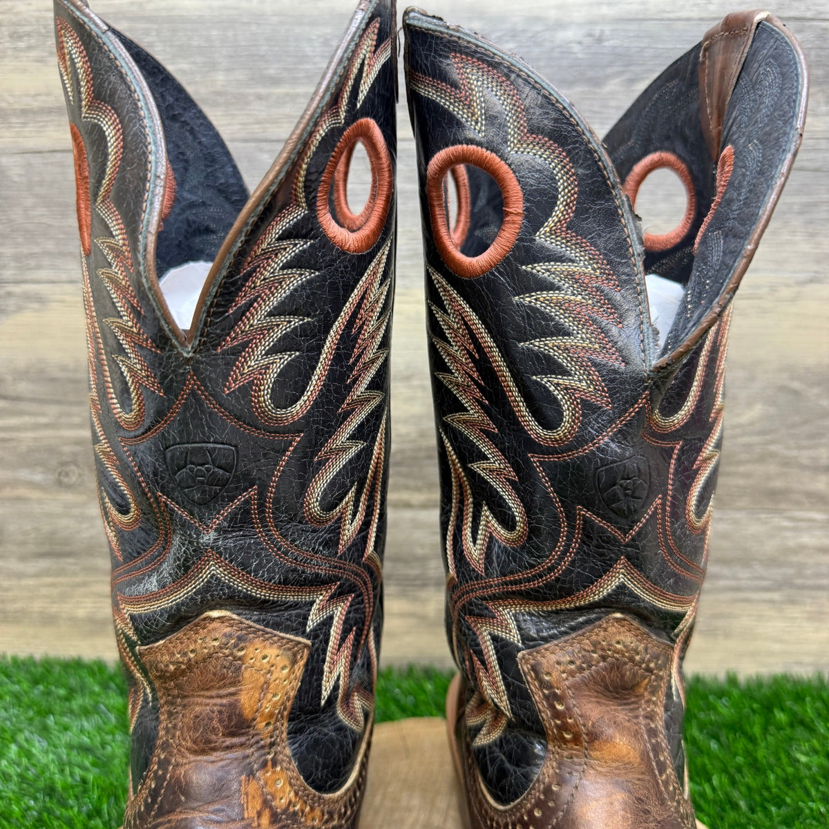 Ariat Men - Size 10.5D - Bar Top Brown Heritage Roughstock Cowboy Boots 10017378