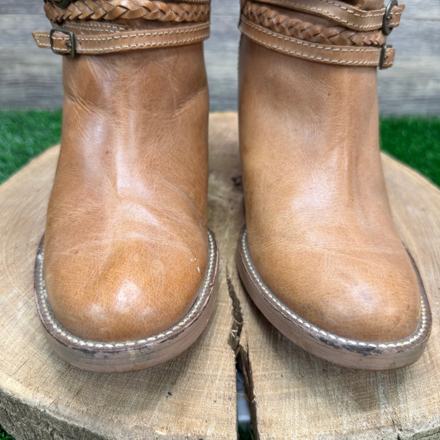 Steve Madden Women - Size 8 - Tan Strappy Ankle Boots Style 191
