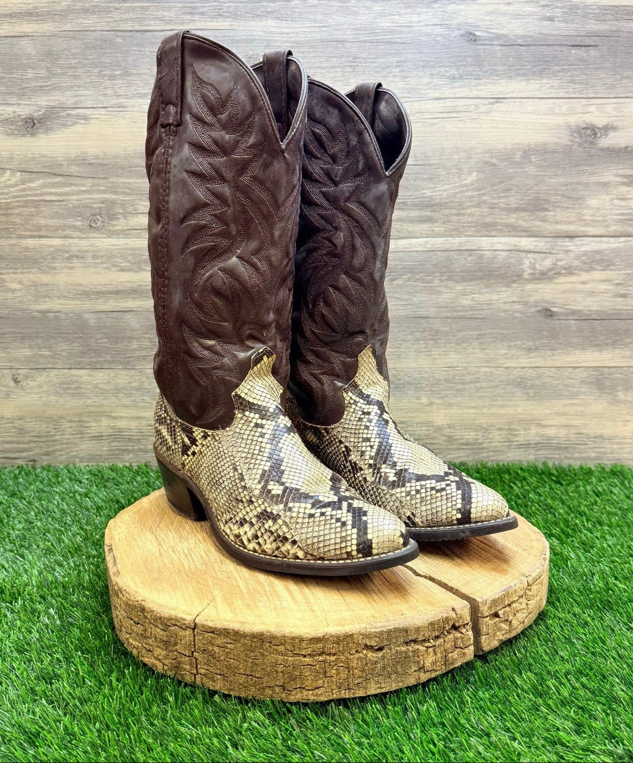 Acme Men - Size 8D - Brown Snake Cowboy Boots 6120