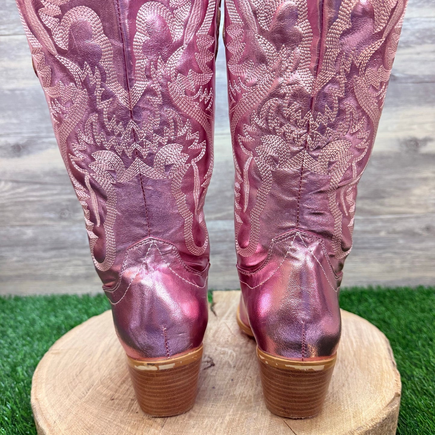 Unknown Women - Size 8 - Metallic Pink Faux Leather Western Cowboy Boots
