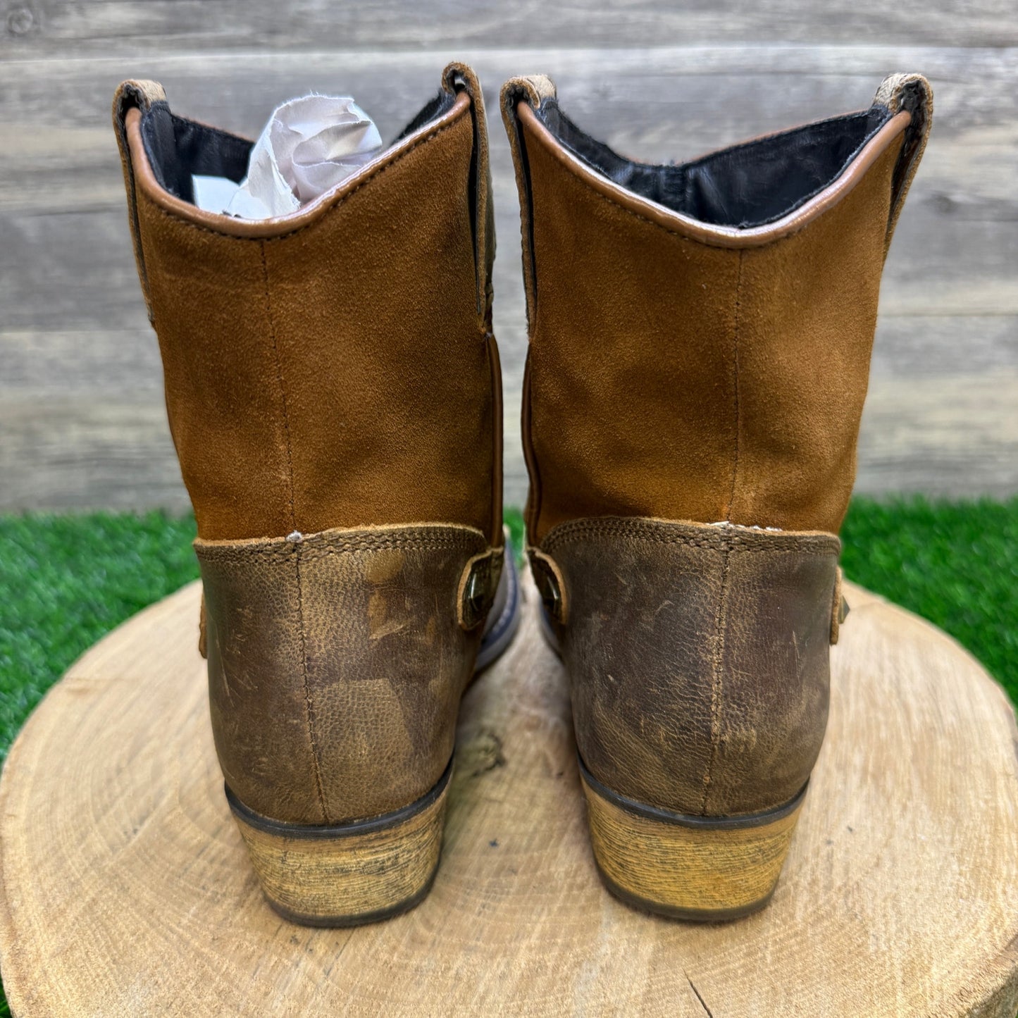 Sterling River Women - Size 8M - Brown/Tan Suede Ankle Boots Style SFW1217