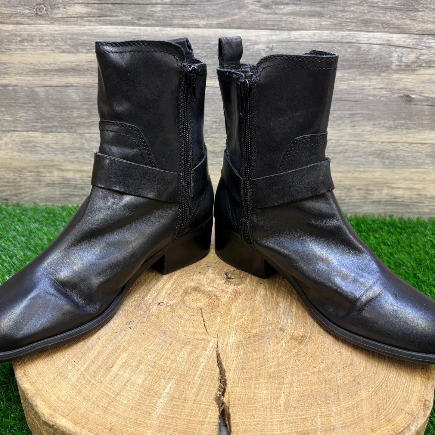 Marc Fisher Women - Size 8M - Black Ankle Zipper Boots Style 0719