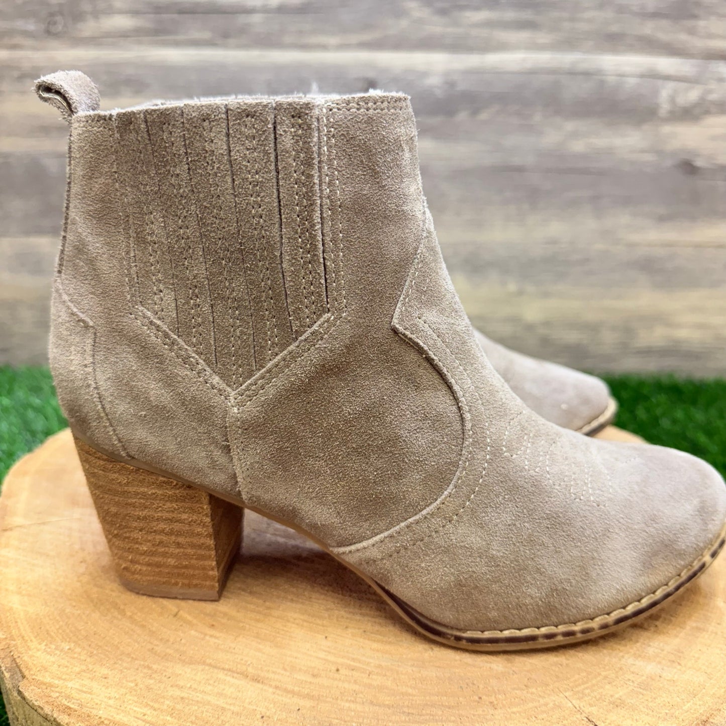 Franco Fortini Women - Size 8 - Taupe Suede Ankle Boots Chesney
