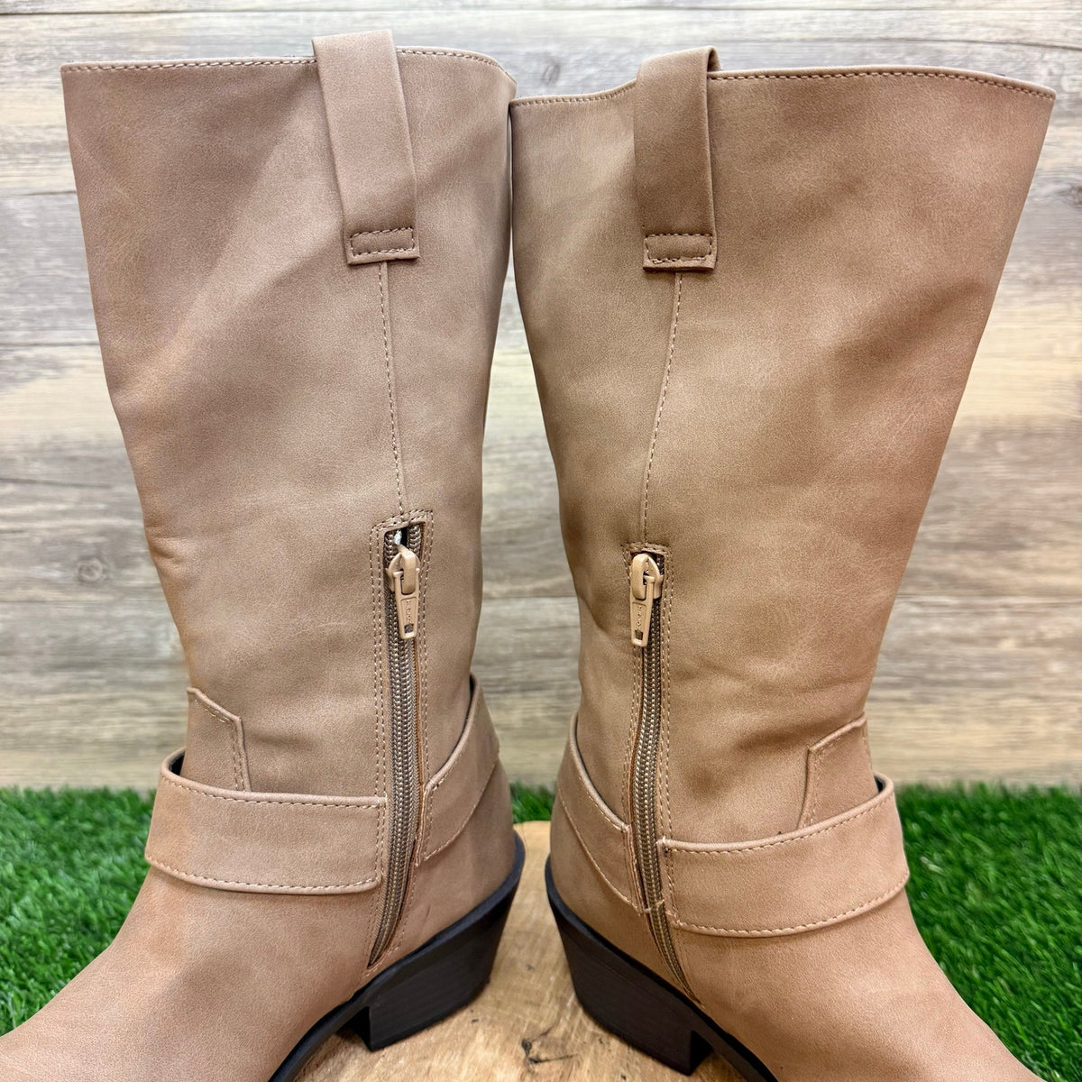 Time and Tru Women - Size 6 - Tan Faux Leather Moto Western Cowboy Boots 56491