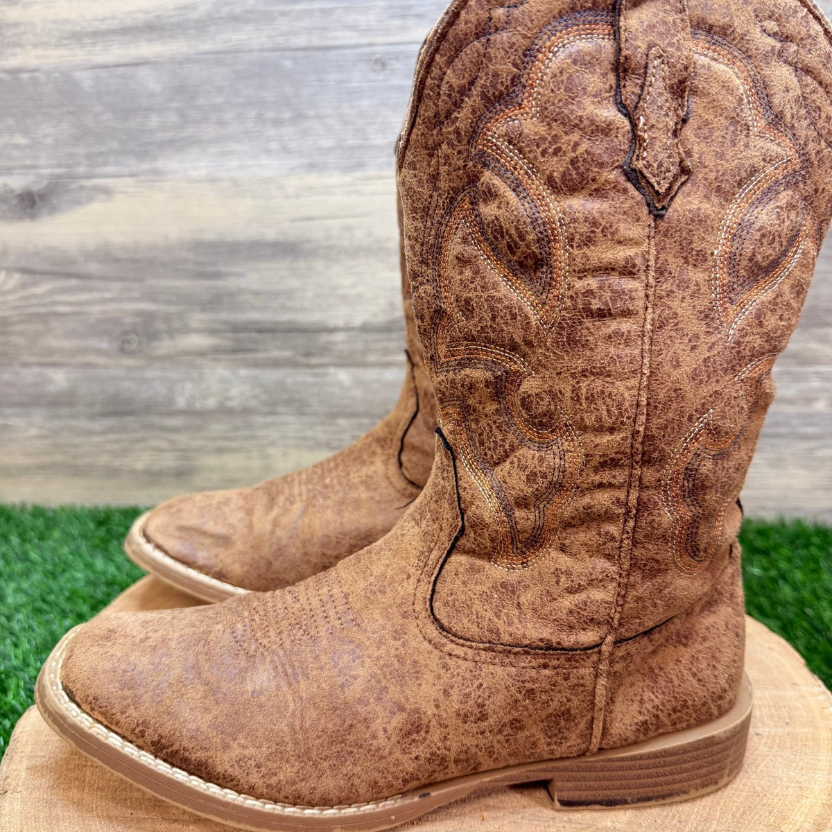 Roper Youth - Size 6 - Distressed Tan Faux Square Western Cowboy Boots
