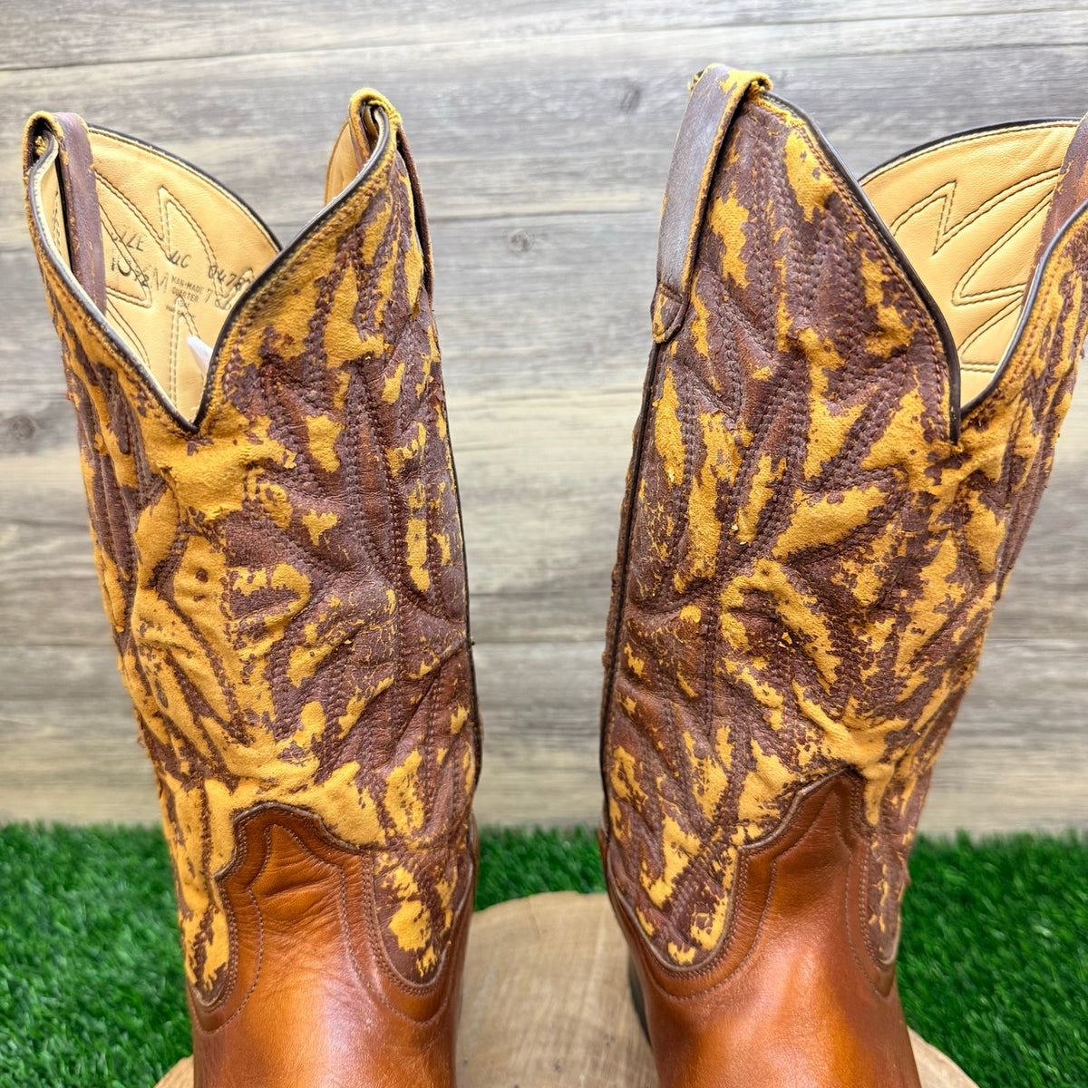 Levi’s Men - Size 10.5M - Vintage Tan Western Cowboy Boots 04782
