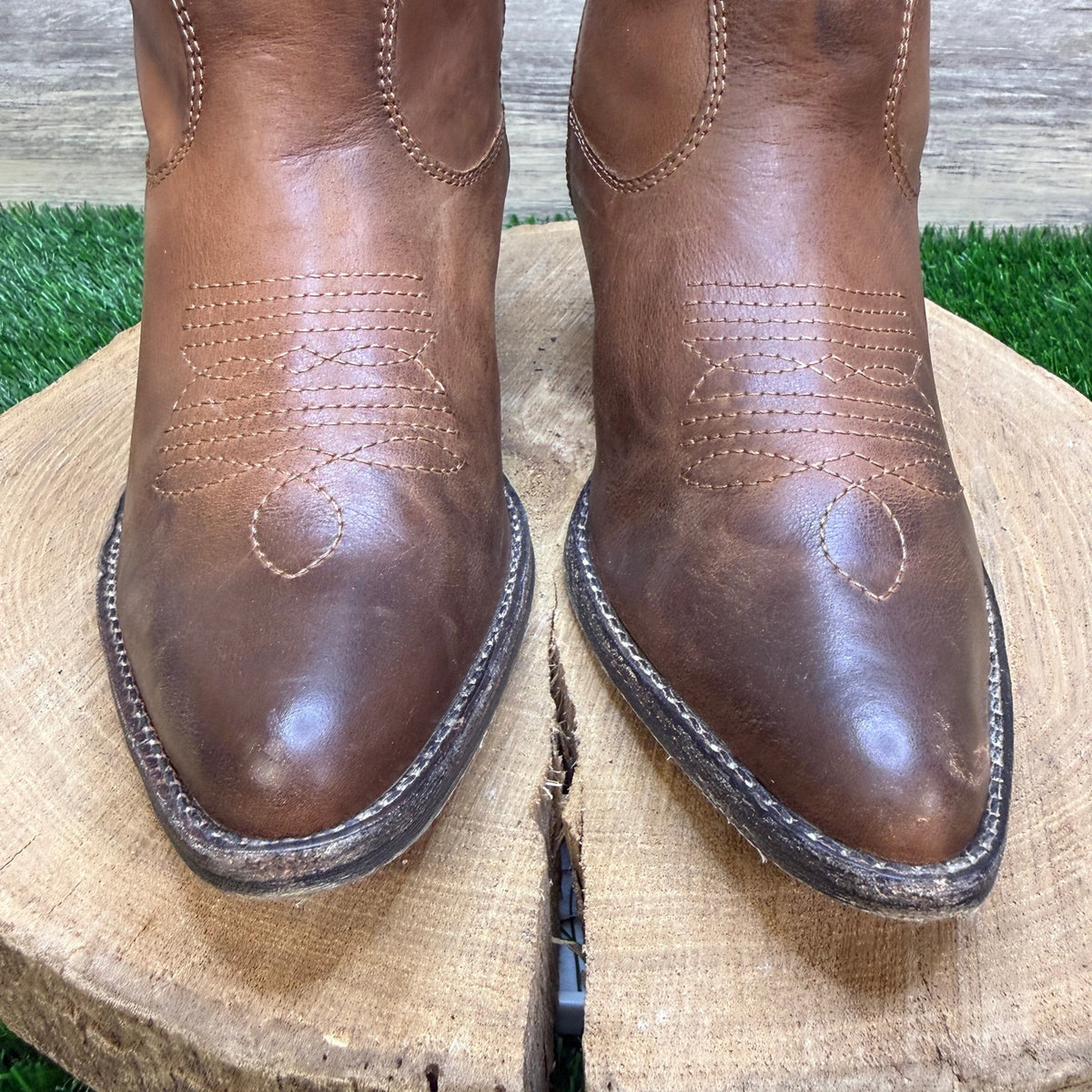 Zigi Soho Women - Size 8.5 - Brown Star Cutout Ankle Boots Style Shesthe