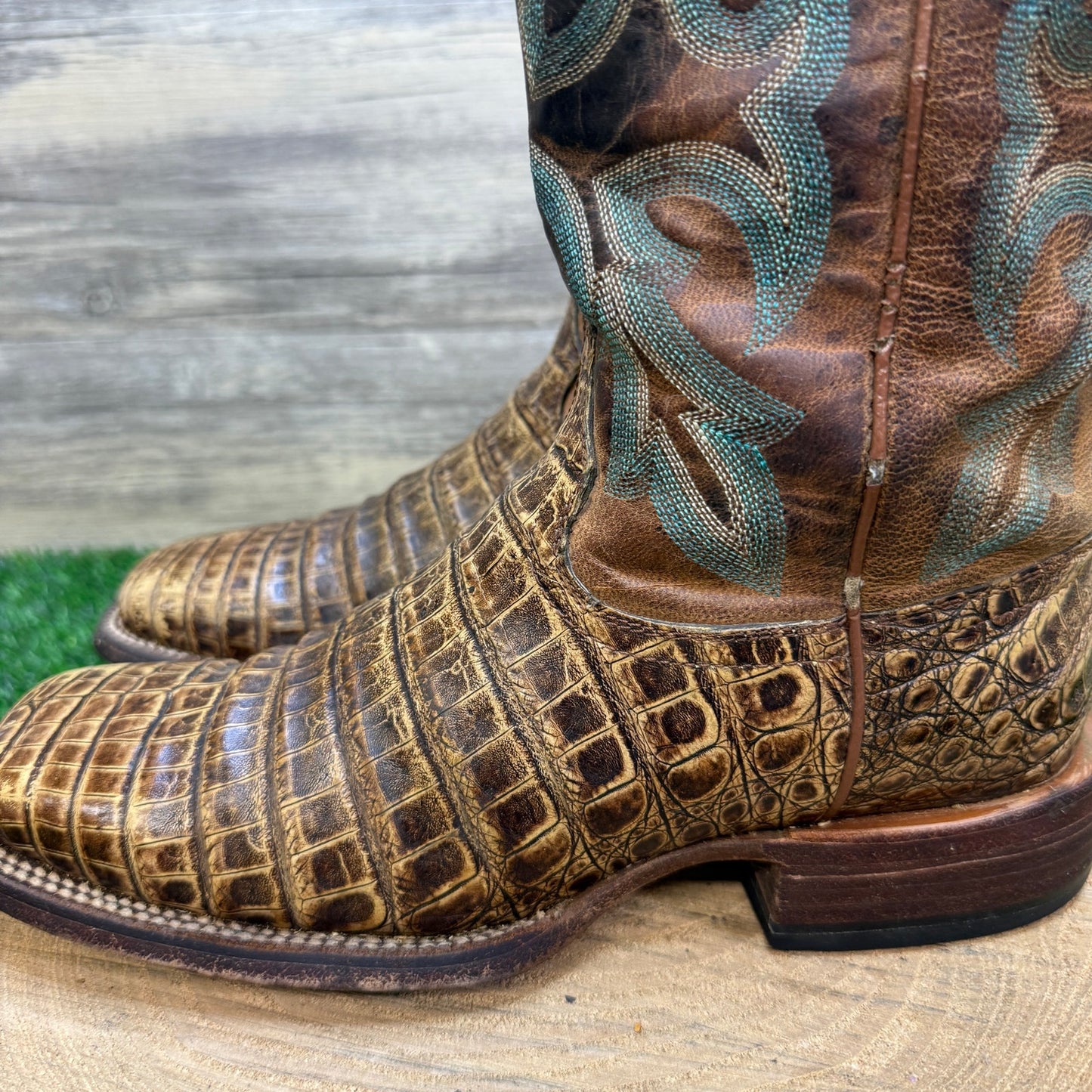 Ariat Women - Size 8.5B - Brown Gator Print Square Toe Cowboy Boots 10007033
