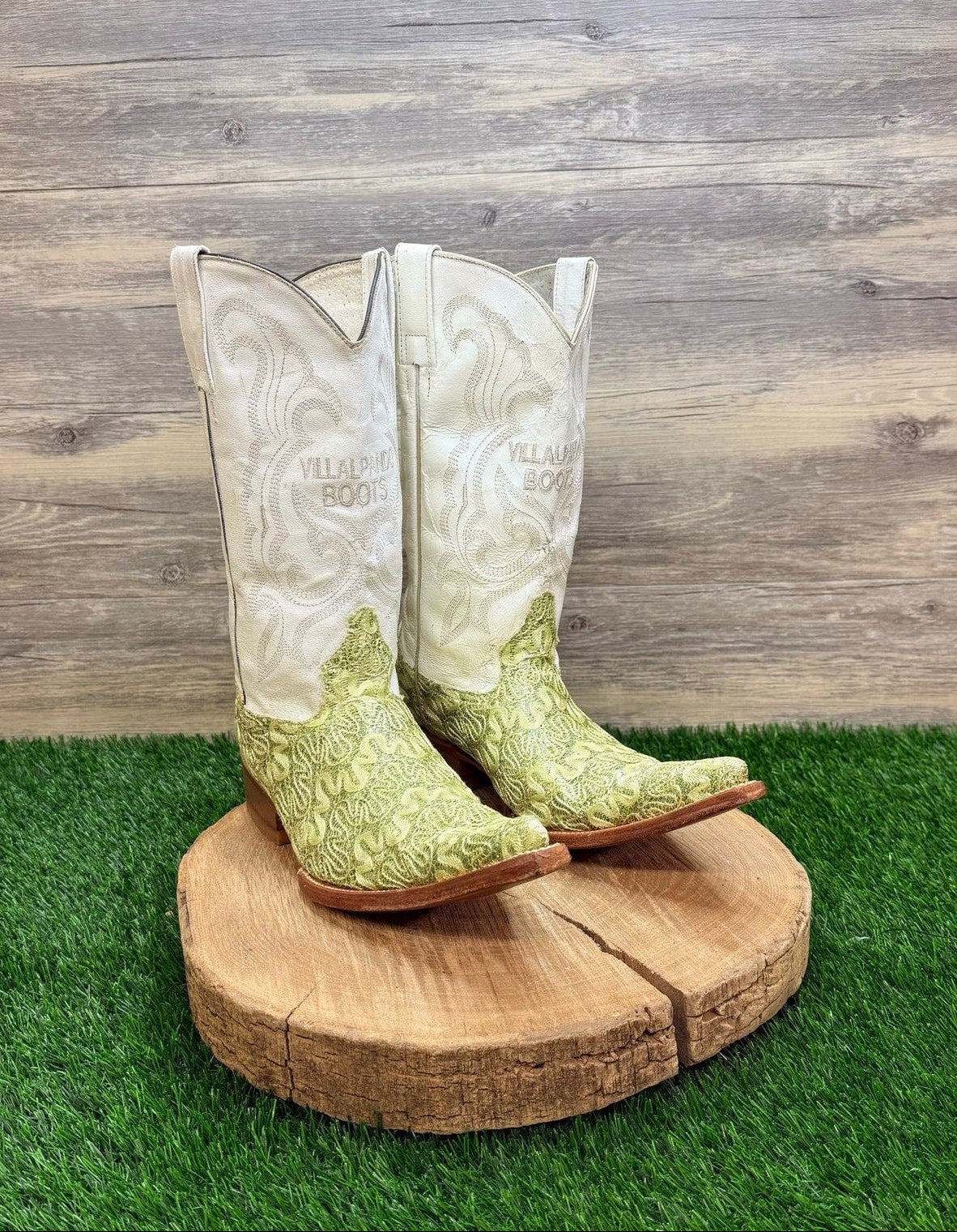 Villalpando Women - Size 8.5 - White / Green Lace Pointed Mexico Cowboy  Boots