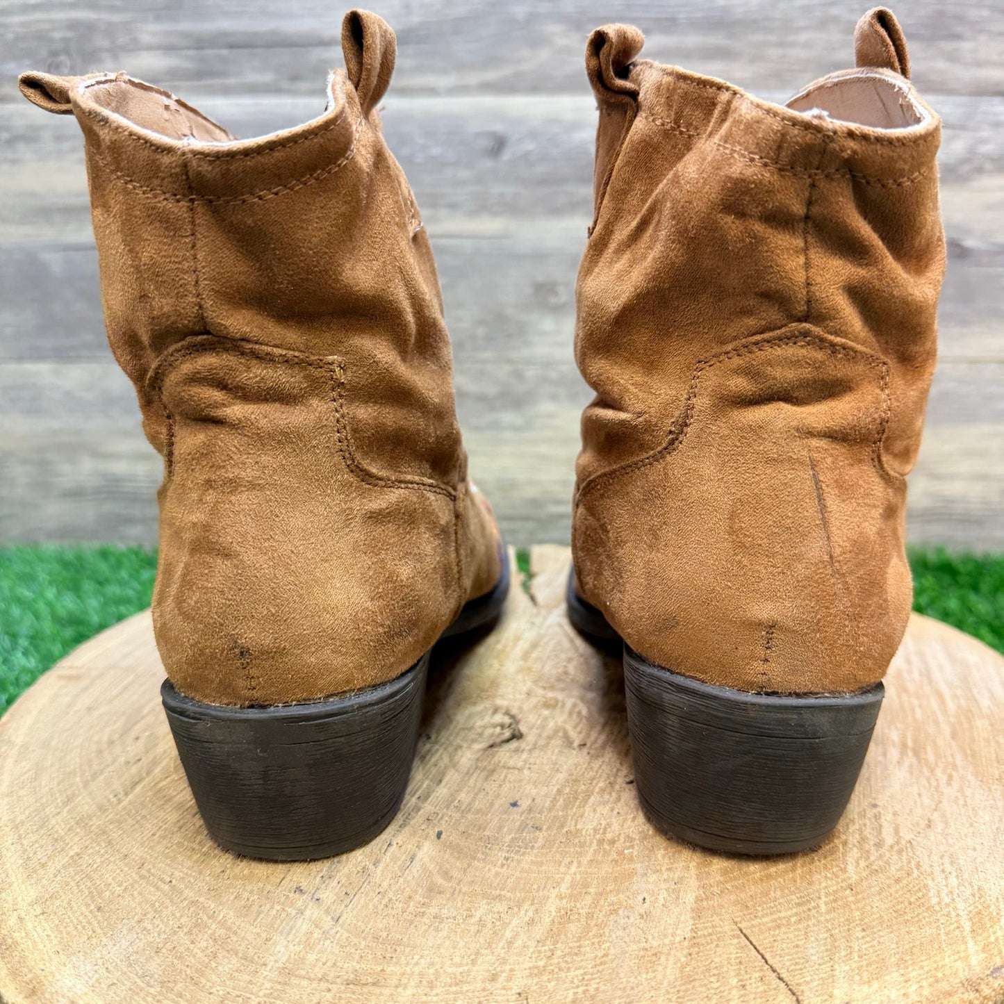 Mudd Women - Size 9M - Tan Floral Faux Suede Ankle Boots 73277