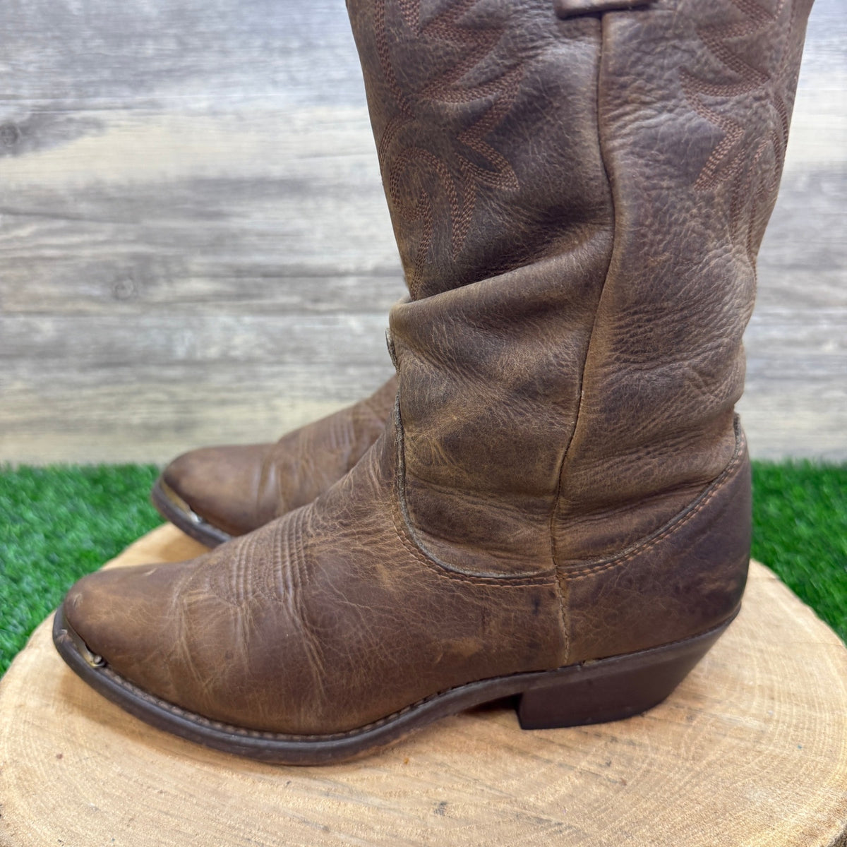 Dingo Women - Size 7M - Brown Slouch Toe Plate Western Cowboy Boots DI7542