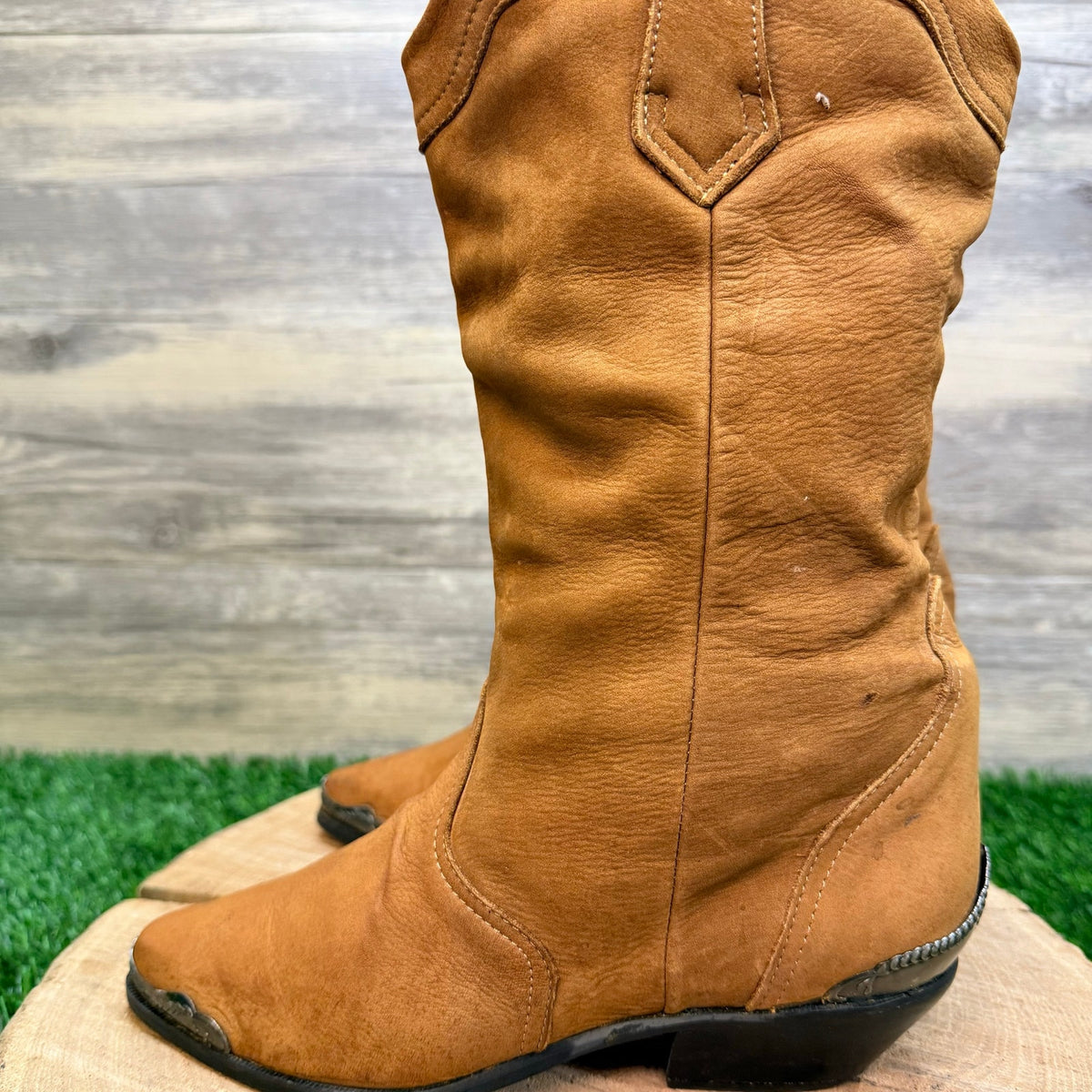 Maine Woods Women - Size 7B - Tan Suede Toe Plate Cowboy Boots