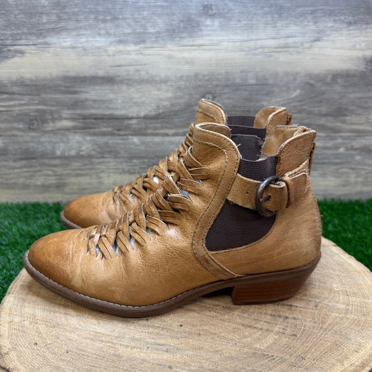 Sofft Women - Size 7.5 - Camel Basket Weave Ankle Boots