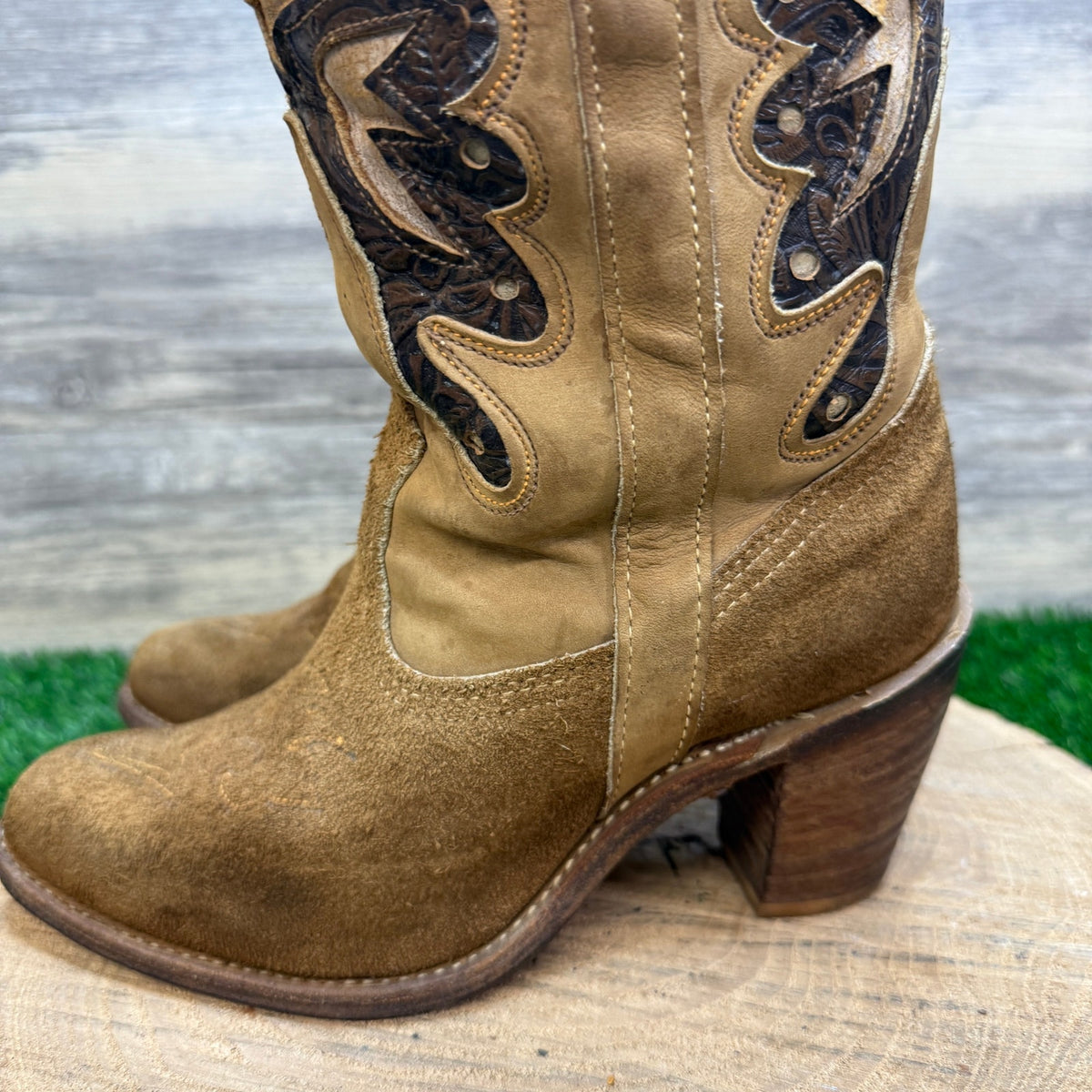Miss Capezio Women - Size 7.5M - Vintage Tan Suede Butterfly Cowboy Boots L486