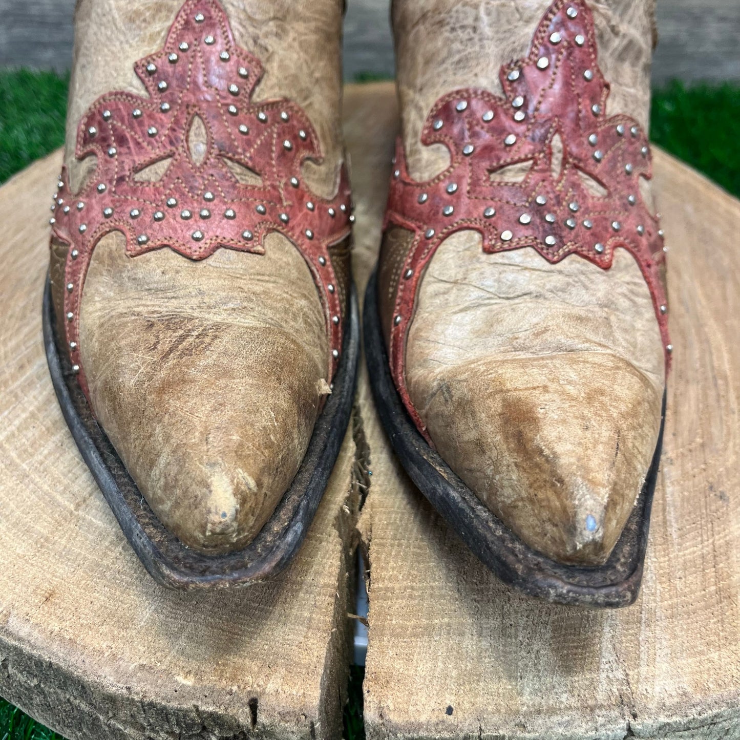 Sterling River Women - Size 10B - Tan/Red Studded Snip Toe Cowboy Boots SR250