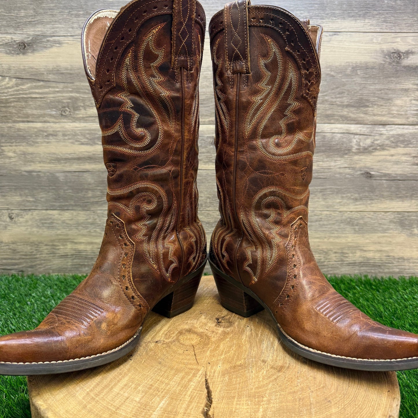 Ariat Women - Size 6B - Brown Heritage Snip Toe Cowboy Boots Style 10005908