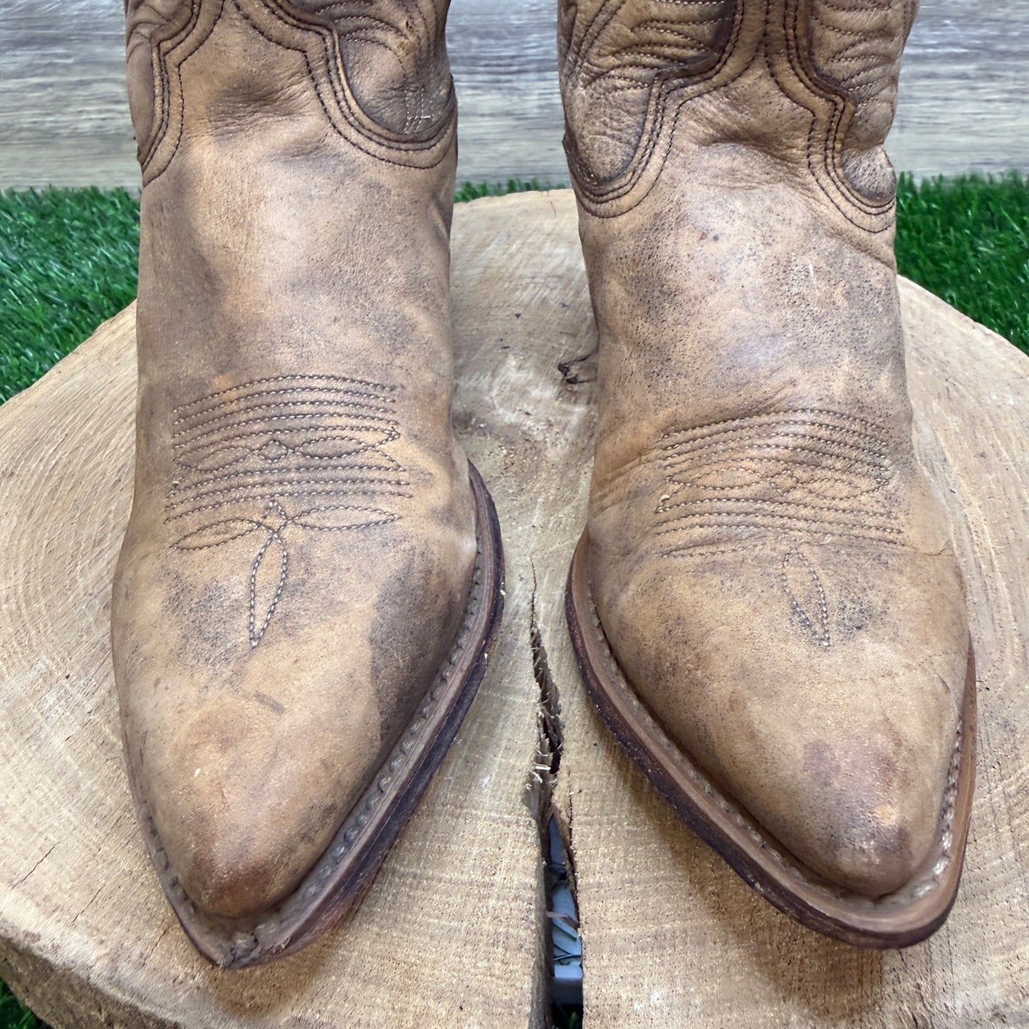 Abilene Women - Size 7.5M - Distressed Tan  Western Cowboy Style 9051