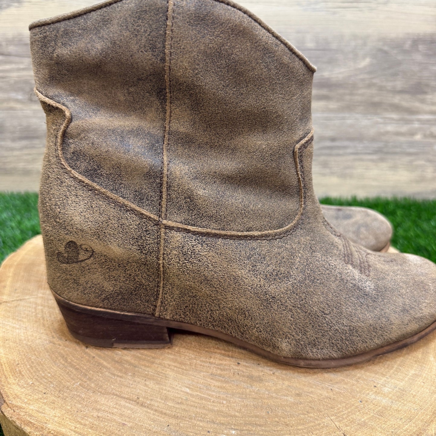 Felmini Women - Size 9 - Distressed Tan Ankle Boots