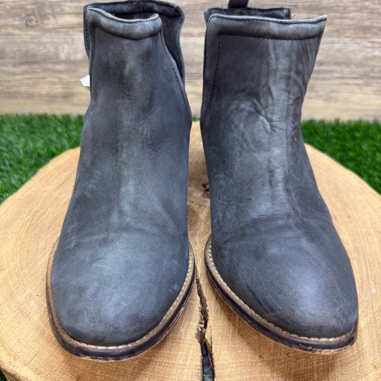 Unknown Women - Size 8.5M - Steel Gray Suede Ankle Boots Style Stop By
