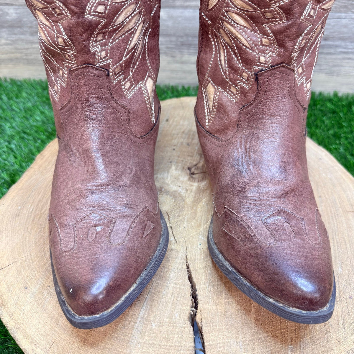 Coconuts Women - Size 7.5M - Brown / Tan Inlay Faux Leather Cowboy Boots Bandera