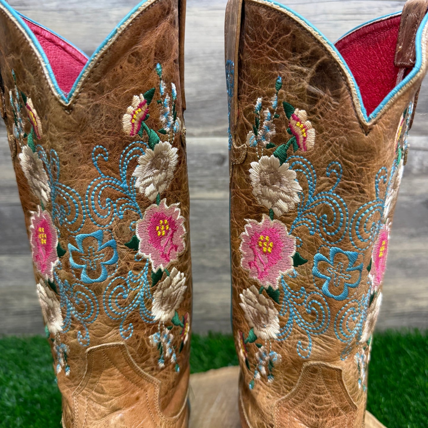 Macie Bean Women - Size 9M - Tan Rose Garden Snip Toe Cowboy Boots Style M8012