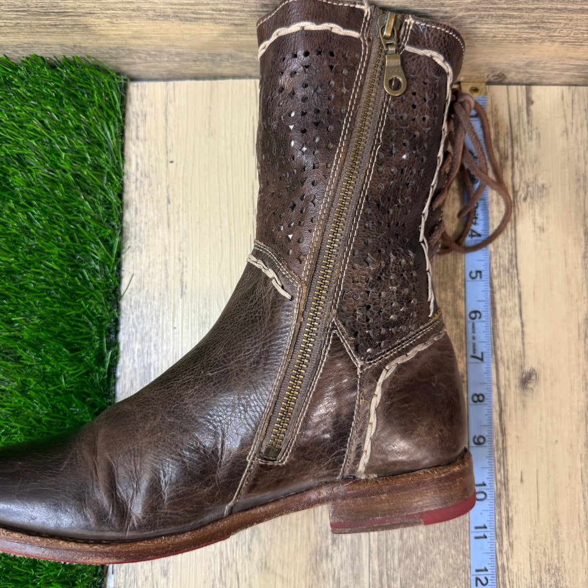 Bed Stu Women - Size 8.5 - Distressed Brown Cobbler Series Perforated Boots
