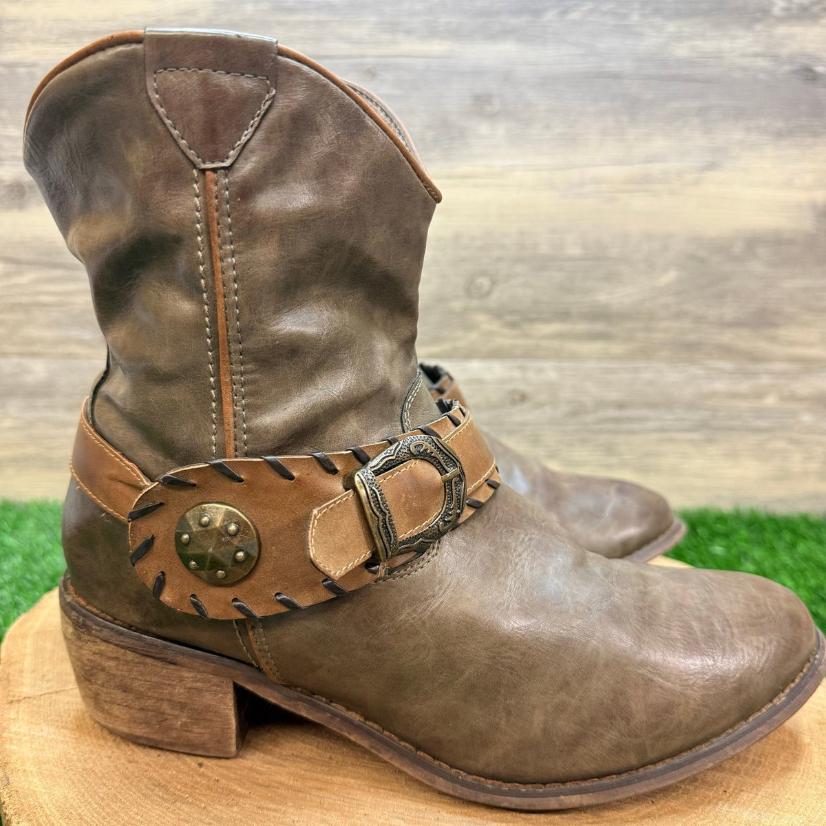 Pierre Dumas Women - Size 9 - Taupe Buckle Zipper Ankle Boots