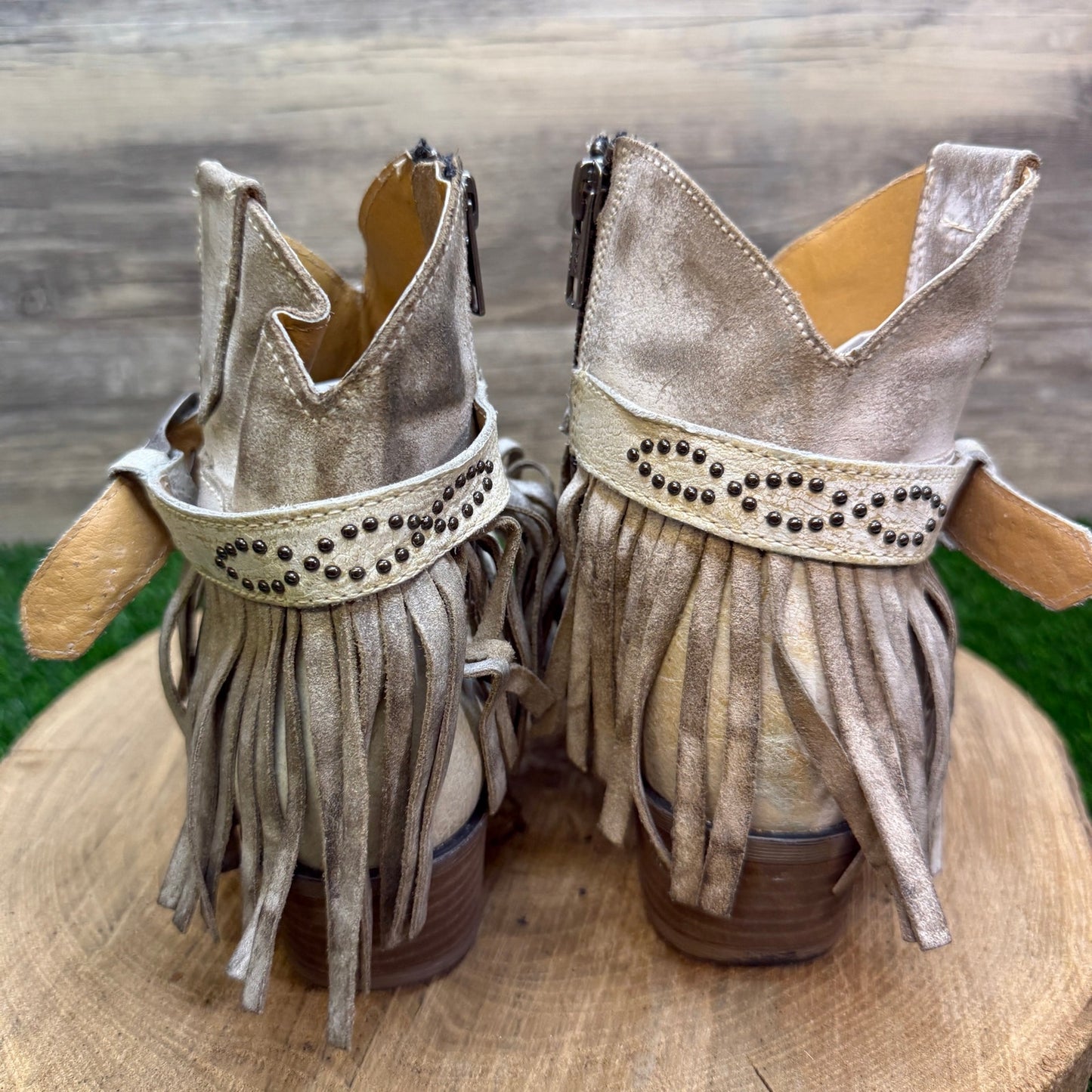 Sterling River Women - Size 7M - Cream Fringe Ankle Zipper Boots Style SR6018