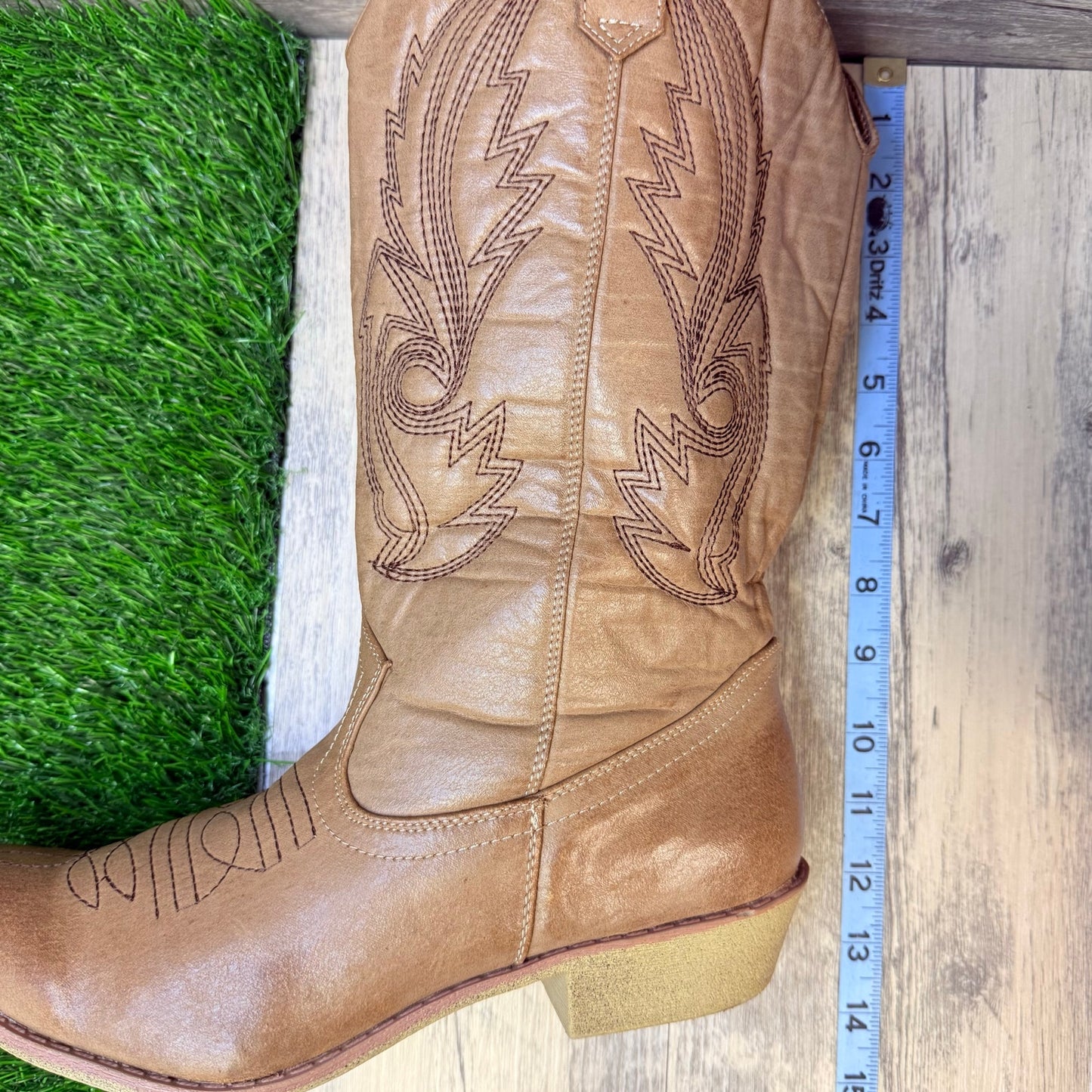 Coconuts Women - Size 11M - Tan Faux Leather Cowboy Boots Gaucho