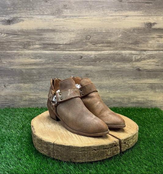 Frye Women - Size 6.5M - Tan Suede Ankle Boots Style 3470395