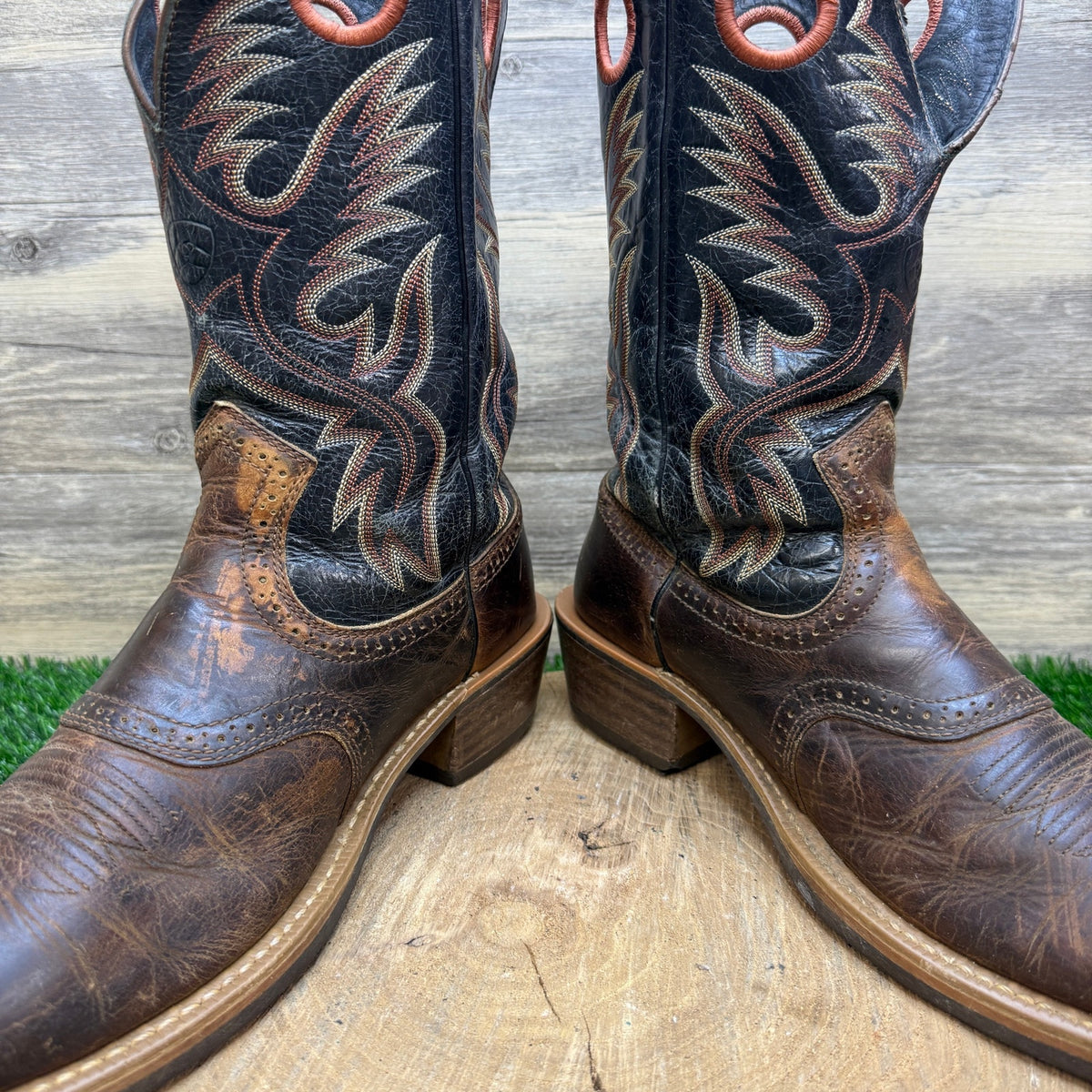 Ariat Men - Size 10.5D - Bar Top Brown Heritage Roughstock Cowboy Boots 10017378