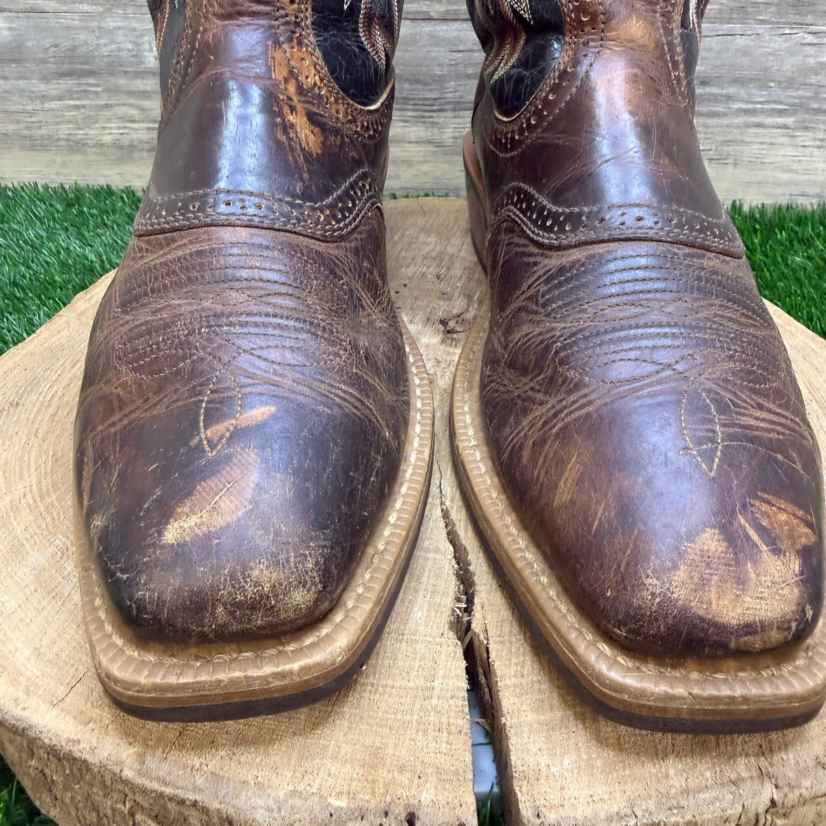 Ariat Men - Size 10.5D - Bar Top Brown Heritage Roughstock Cowboy Boots 10017378