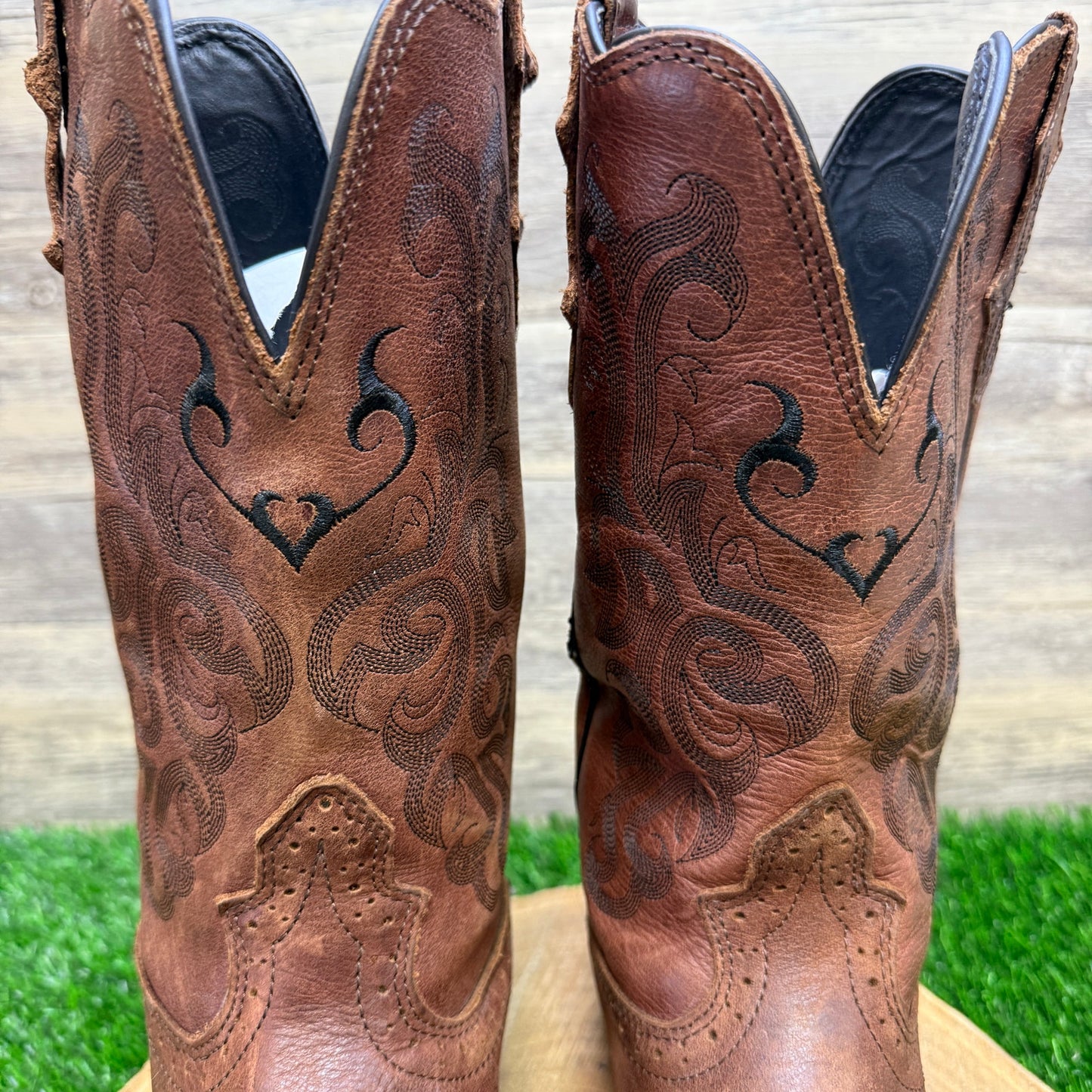 Justin Women - Size 9.5B - Brown Stampede Cowboy Boots Style L2559