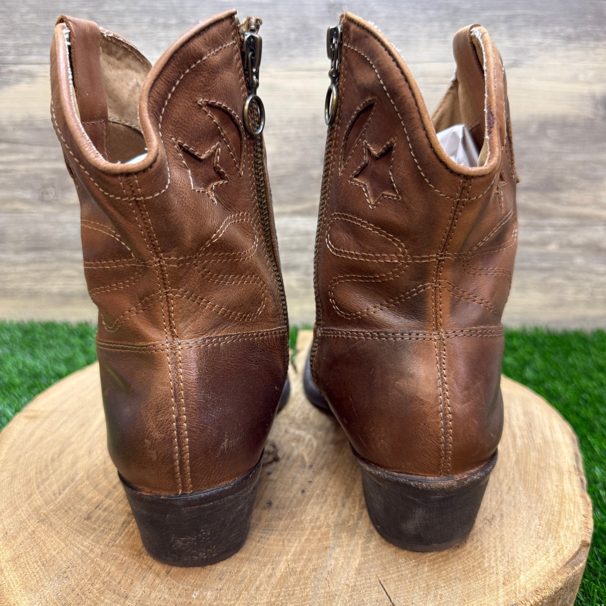 Zigi Soho Women - Size 8.5 - Brown Star Cutout Ankle Boots Style Shesthe