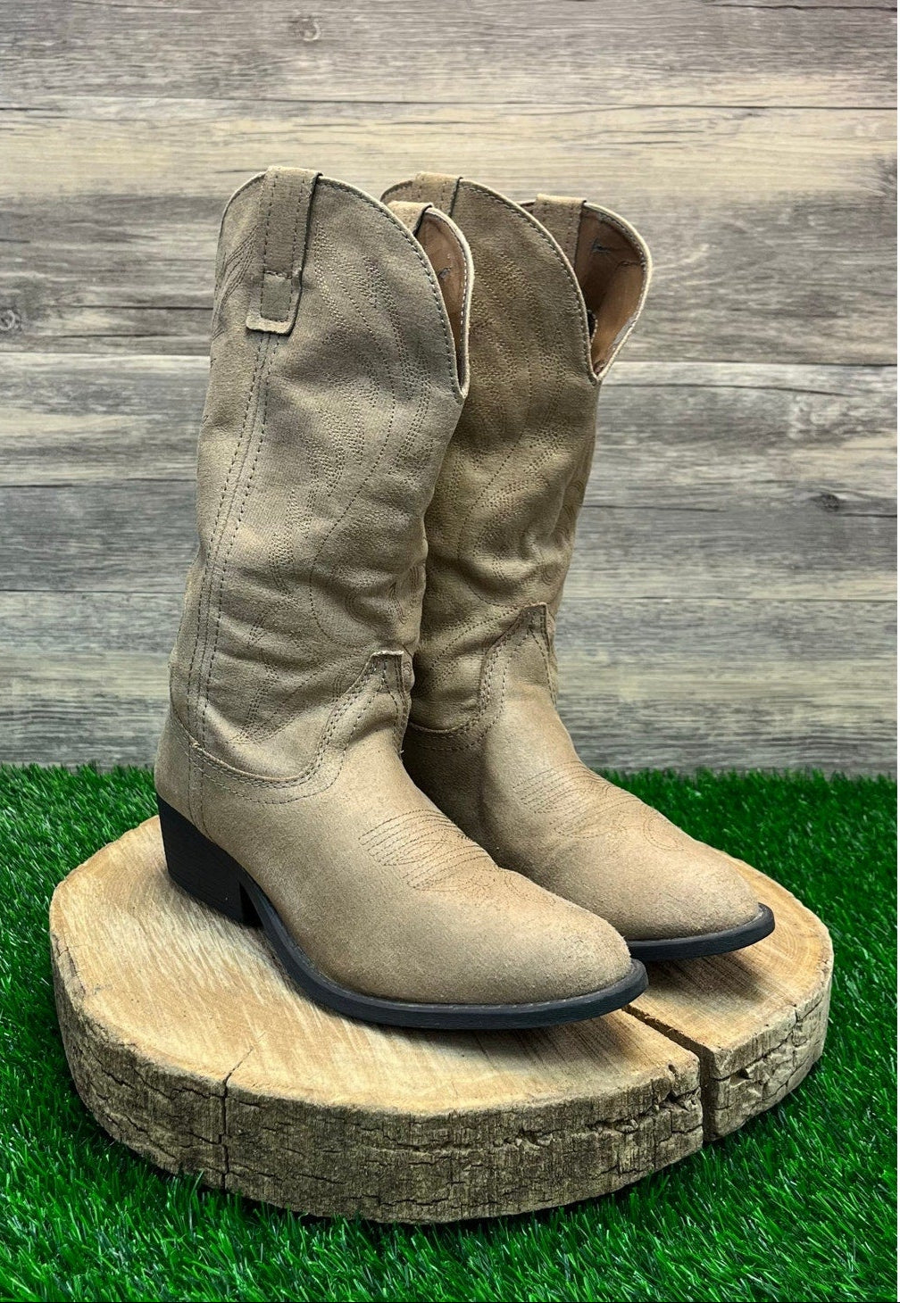 Rampage Women - Size 8M - Beige Soft Faux Leather Boots Style 300301