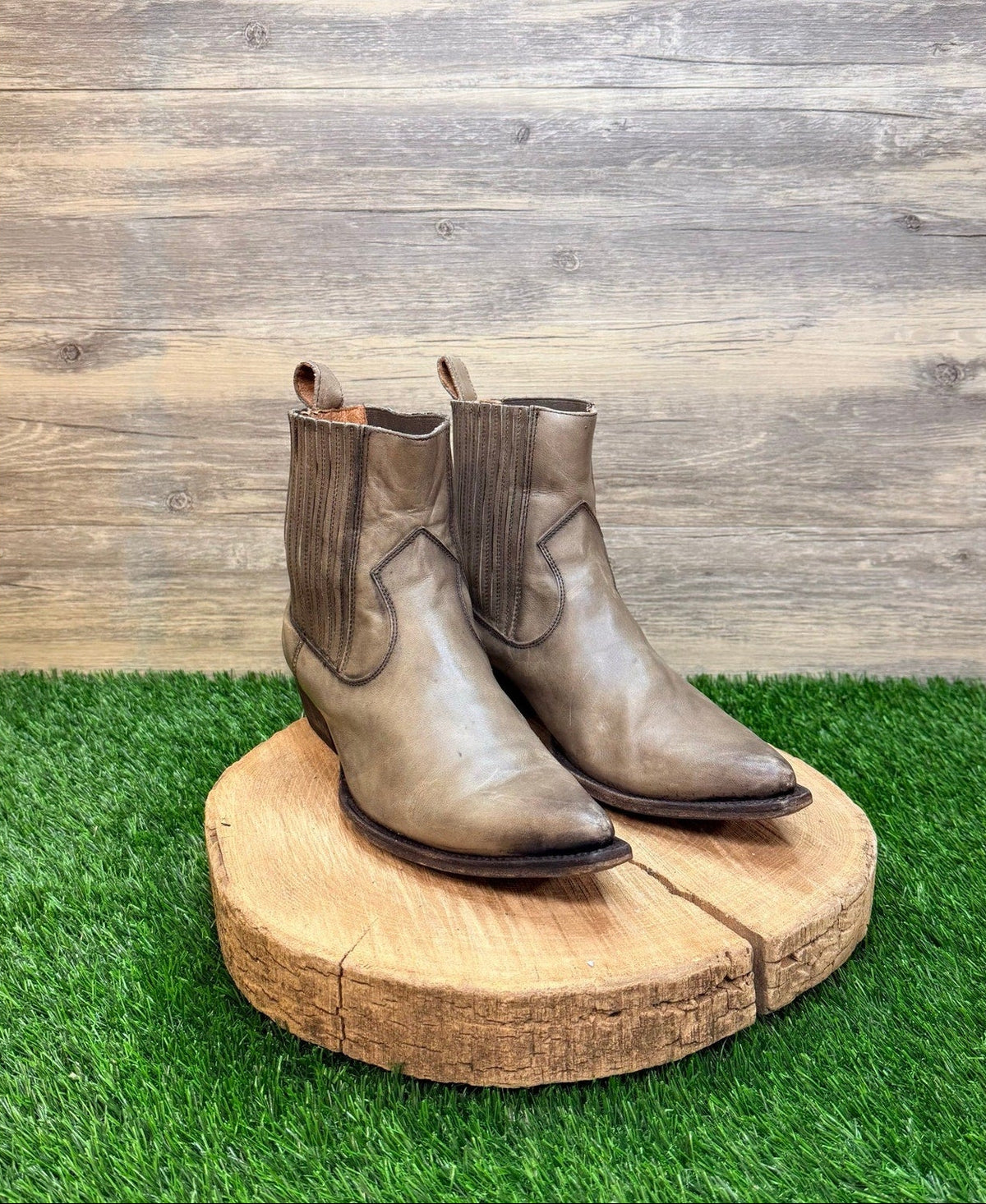 Frye Women - Size 11B - Grayish Ankle Short Boots 70521