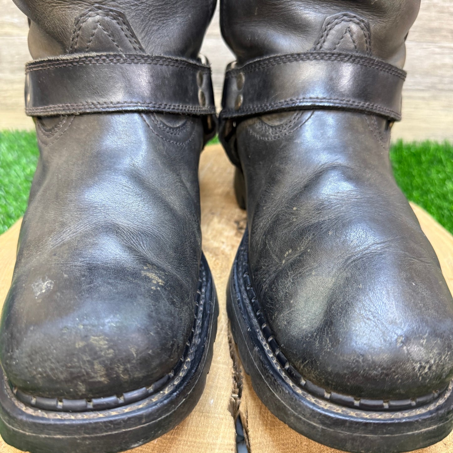 Ariat Men - Size 9EE - Black Metal Mounts Moto Square Toe Boots Style 10002679