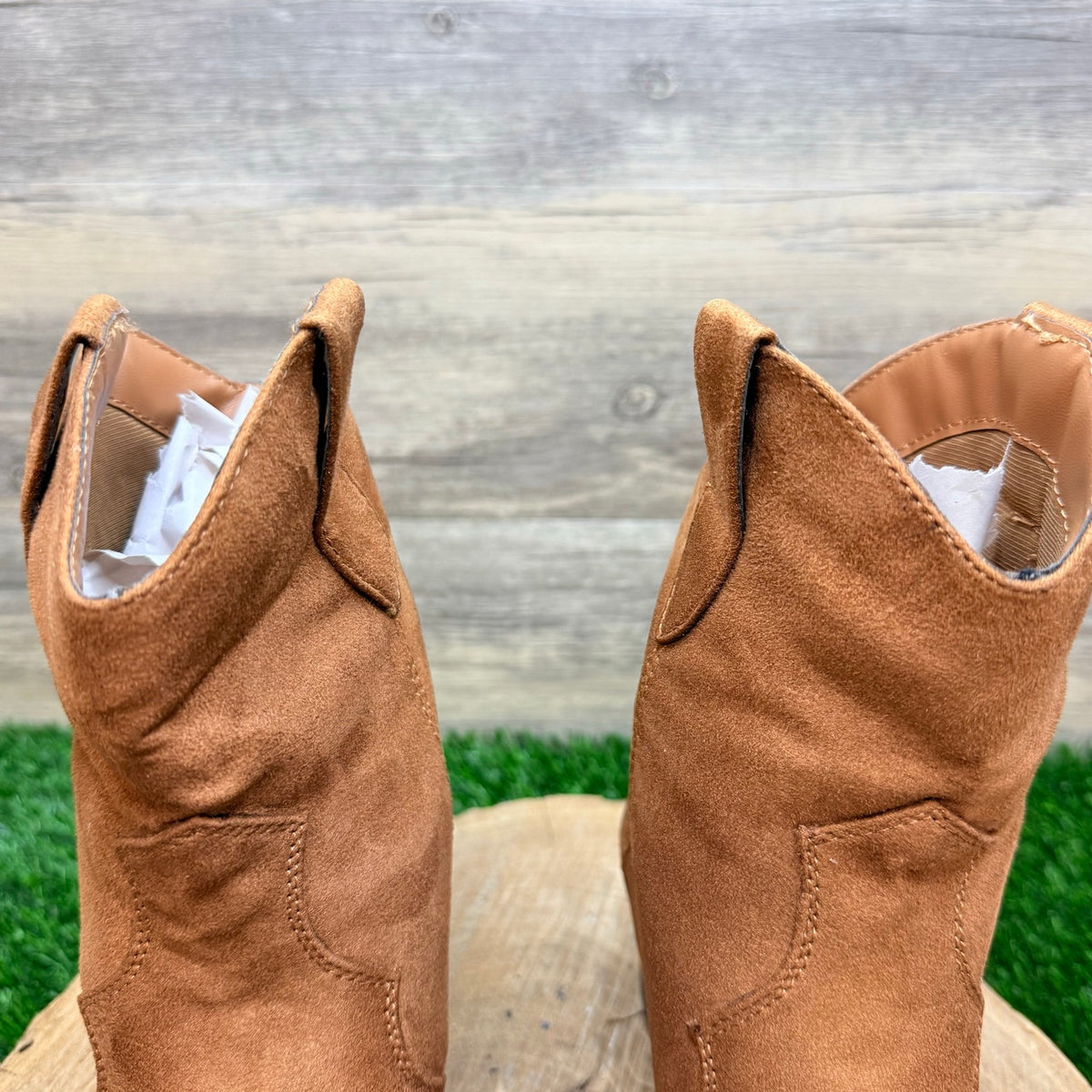 Tru Comfort Foam Women - Size 6 - Tan Short Faux Suede Ankle Boots
